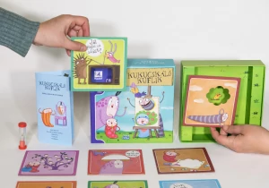 kukucskalo_kuflik_kezekkel