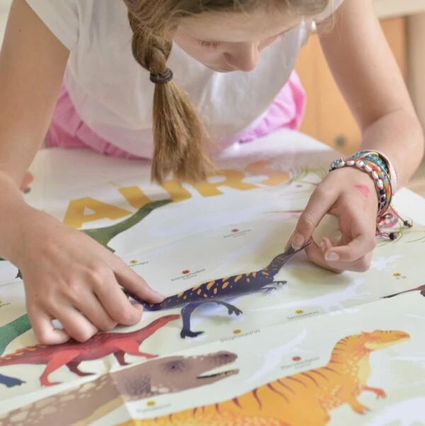 Poppik - Kreatív, fejlesztő óriásplakát - 32 matricával - Dinoszaurusz