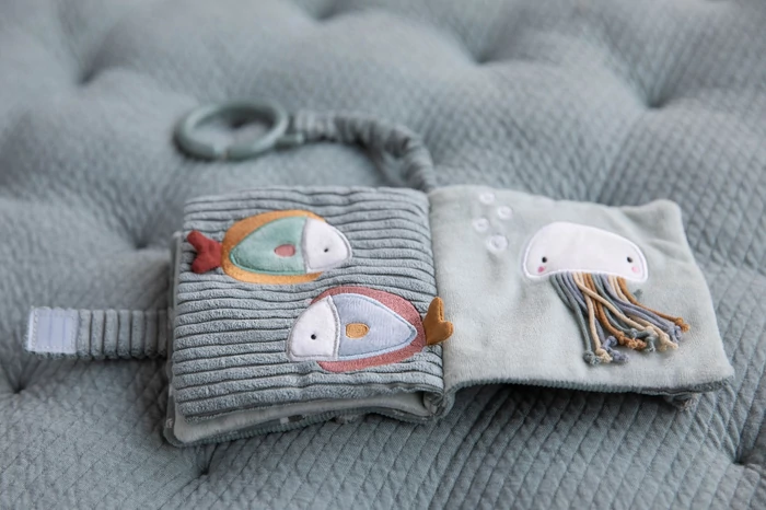 Little Dutch - Plüss babakönyv - tengeri állatos - menta